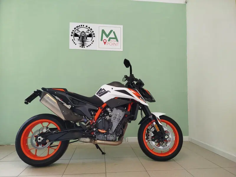 KTM 890 Duke R (2021)