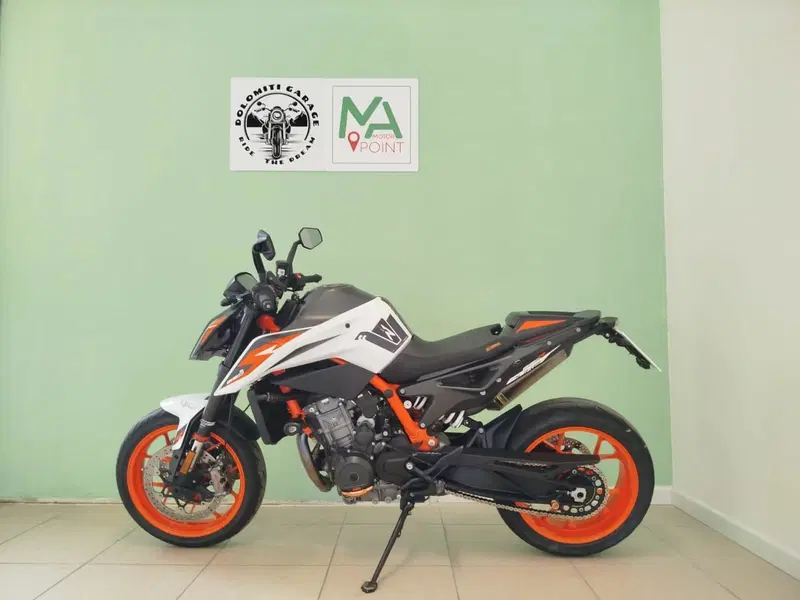 KTM 890 Duke R (2021) (2)
