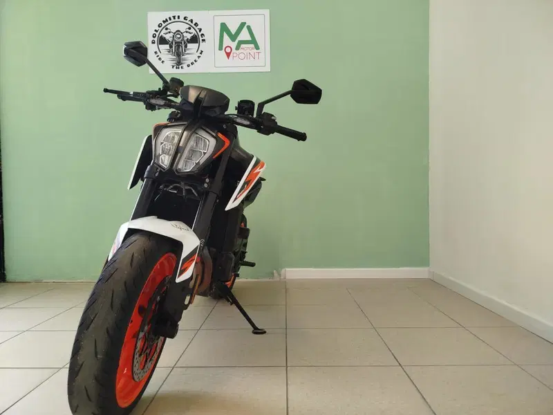 KTM 890 Duke R (2021) (4)
