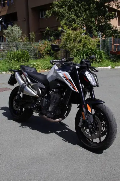 KTM 790 Duke L (2023 - 24) usata