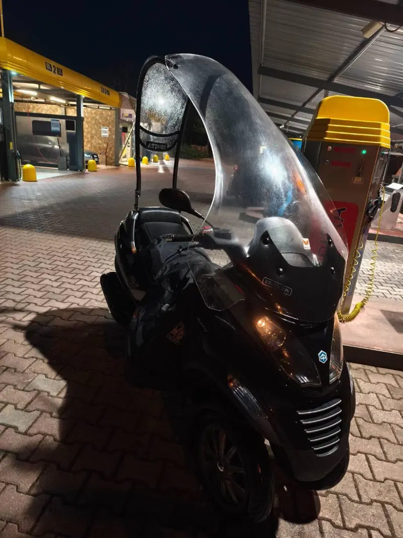 Piaggio MP3 LT 400 (2009 - 11) (4)