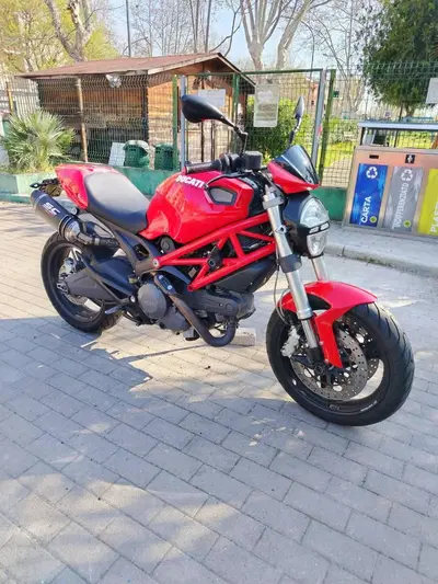 Ducati Monster 696 (2008 - 13) usata