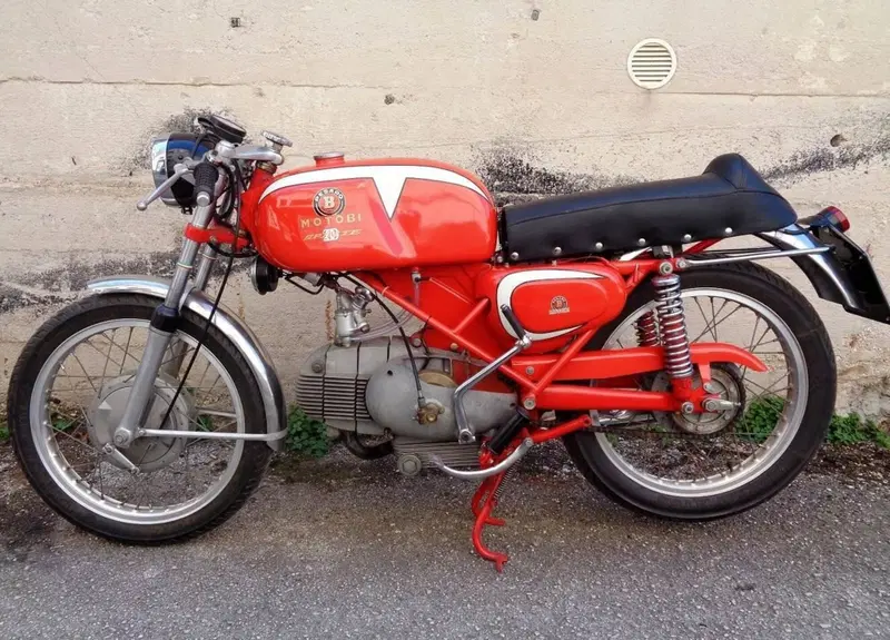 Motobi 200 Sprite racing (2)