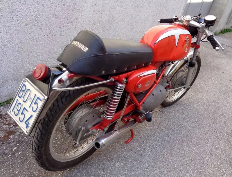 Motobi 200 Sprite racing (4)