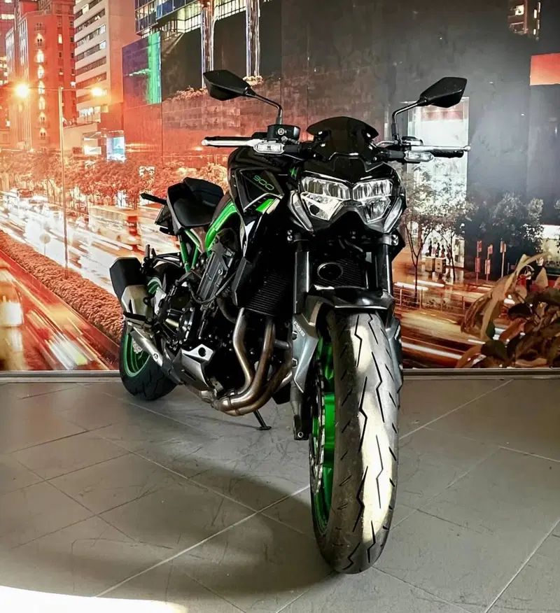 Kawasaki Z 900 (2021 - 24) (2)