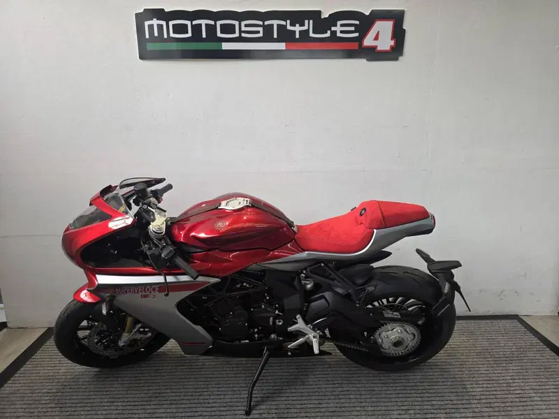 MV Agusta Superveloce 800 S Ottantesimo (2025 - 26) (2)