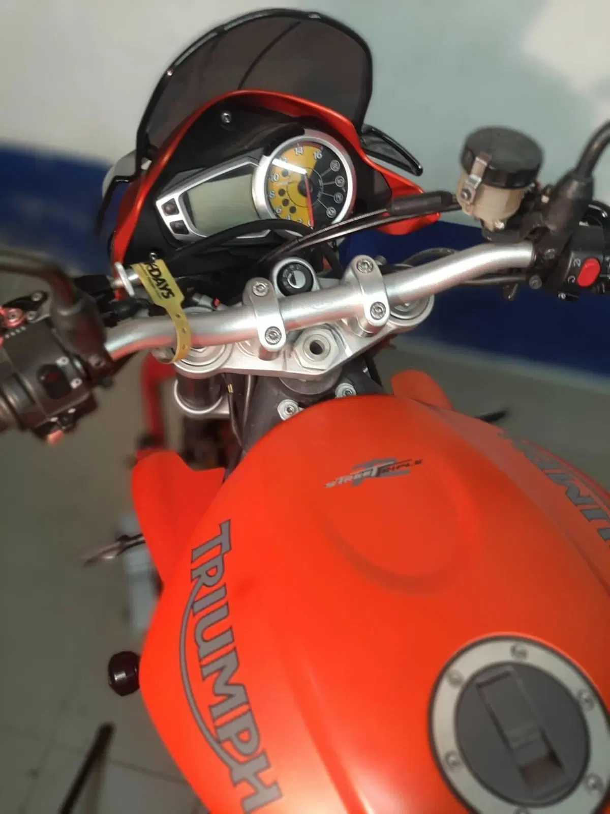 Triumph Street Triple R (2009 - 12) (4)