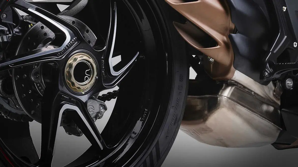 MV Agusta Brutale 801 Brutale 801 RR Ottantesimo (2025 - 26) (15)