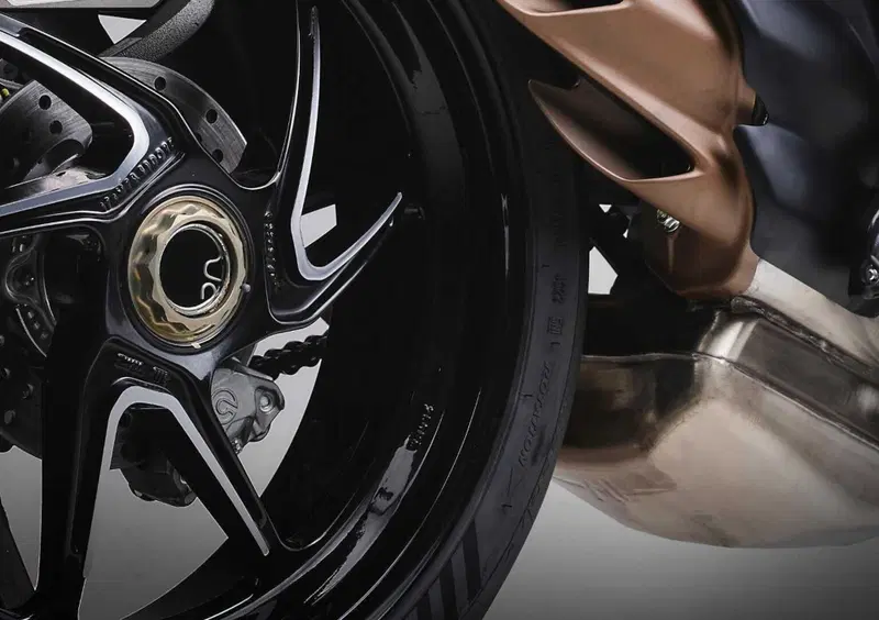 MV Agusta Brutale 801 Brutale 801 RR Ottantesimo (2025 - 26) (15)