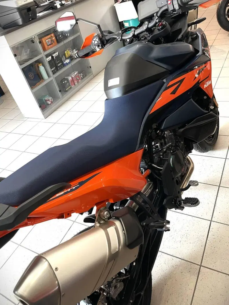 KTM 890 SMT (2026) (2)