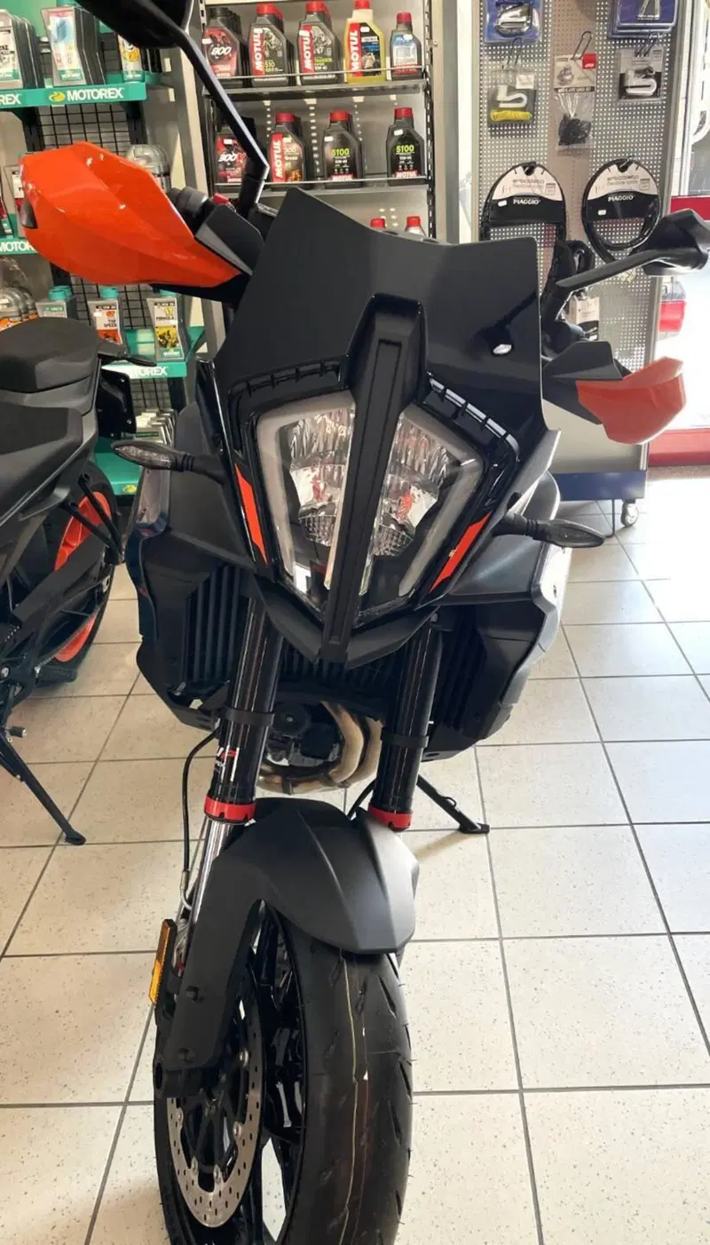 KTM 890 SMT (2026) (3)