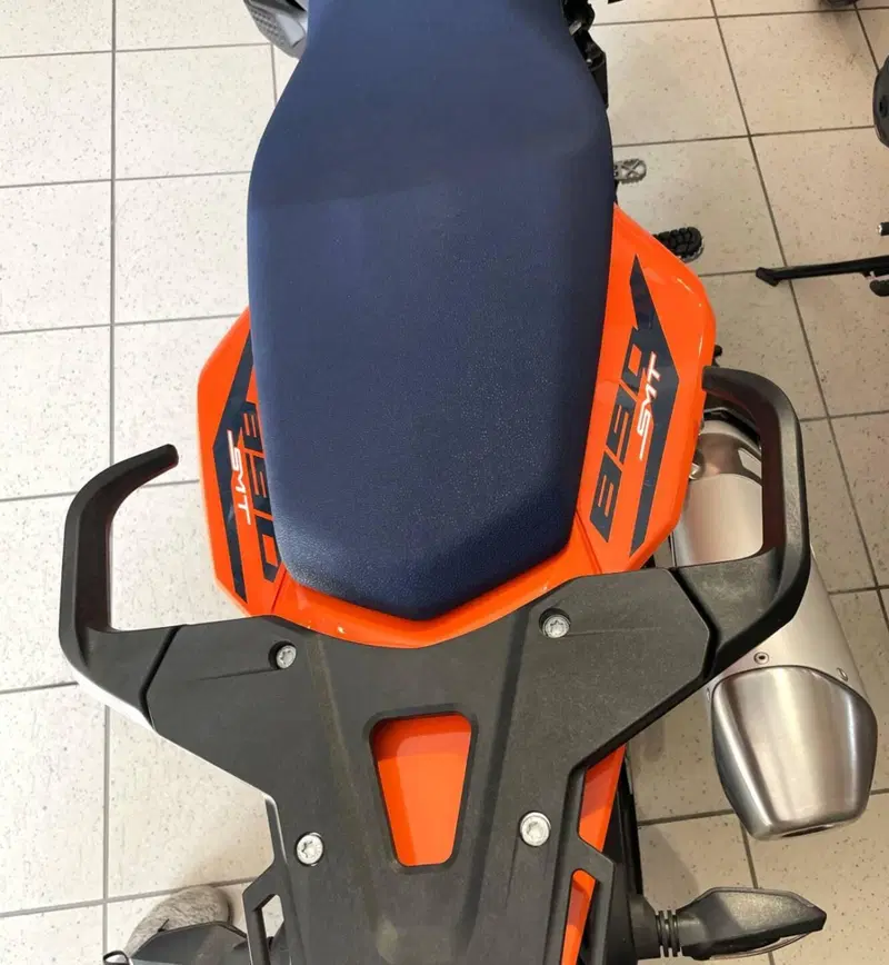 KTM 890 SMT (2026) (5)