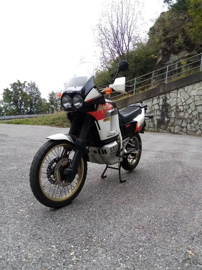 Honda Twin