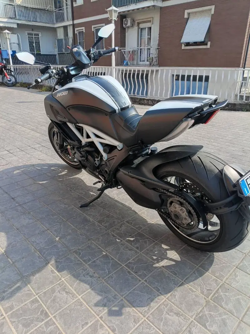 Ducati Diavel 1200 Carbon (2014 - 16) (3)
