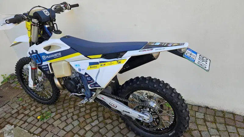 Husqvarna TE 300 (2024) (2)