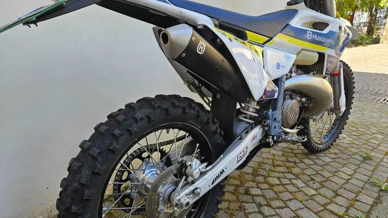 Husqvarna TE 300 (2024) (7)