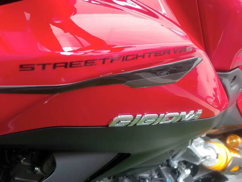 Ducati Streetfighter V2 S (2025 - 26) (7)