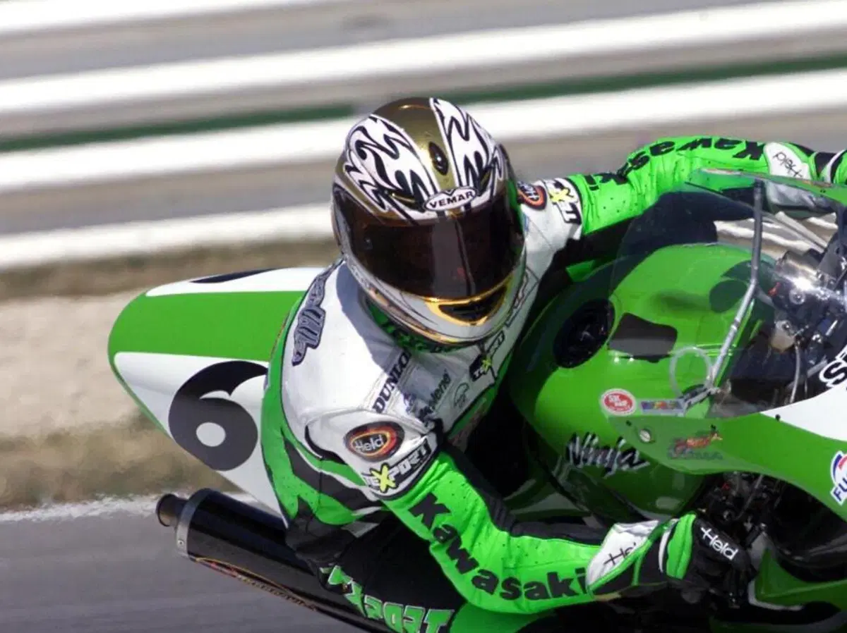 SBK, CHE STORIE! Il casco d&rsquo;oro di Gregorio Lavilla [VIDEO]