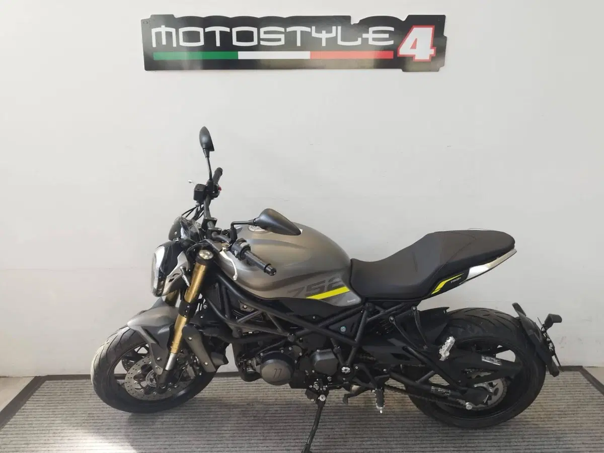 Benelli 752 S (2022 - 25) (2)