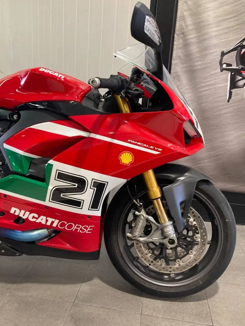 Ducati Panigale V2 Bayliss 1st Championship 20th Anniversary (2021 - 24) (4)