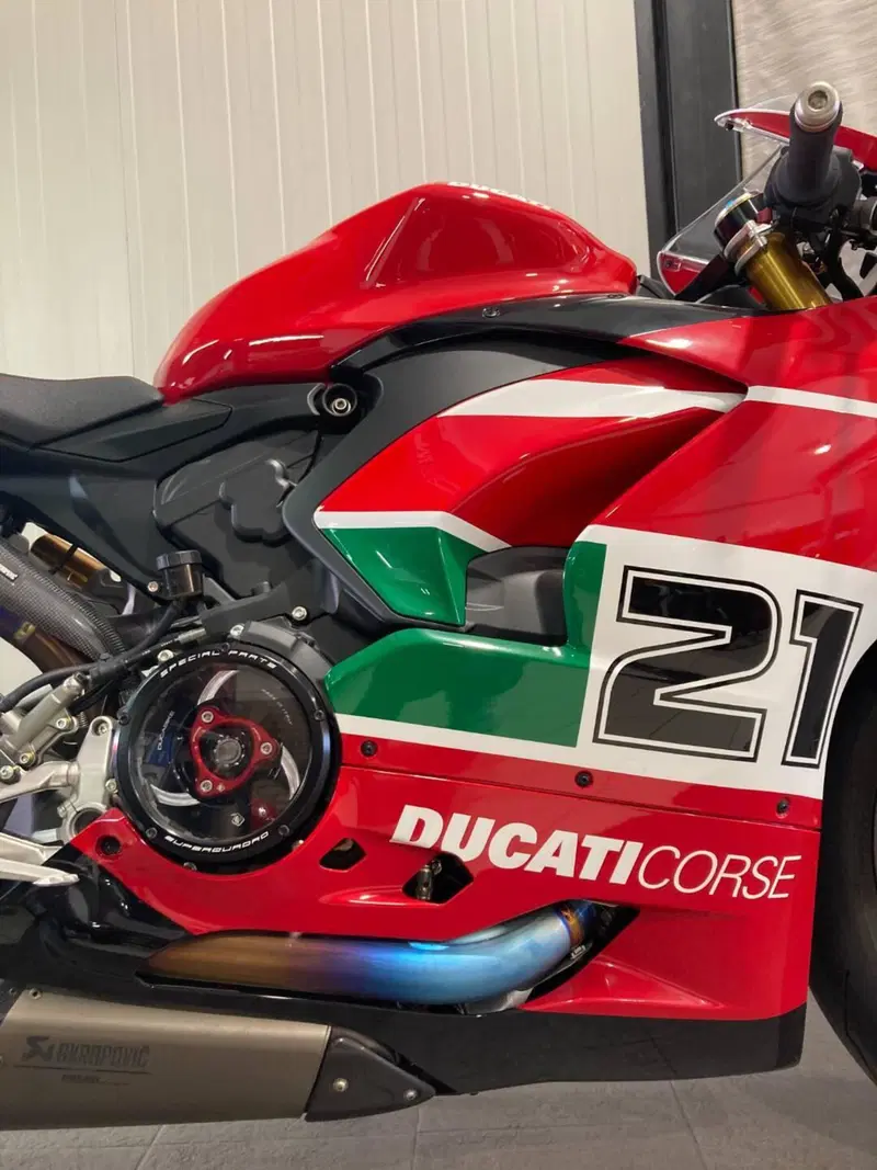 Ducati Panigale V2 Bayliss 1st Championship 20th Anniversary (2021 - 24) (5)