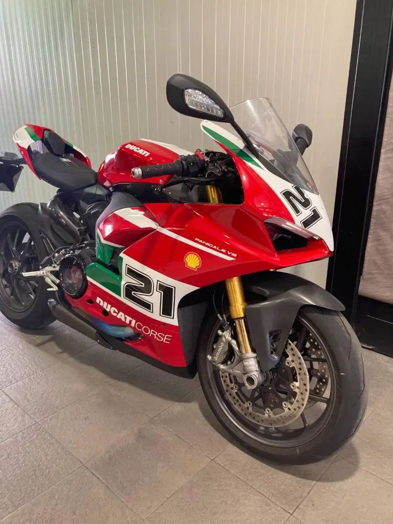 Ducati Panigale V2 Bayliss 1st Championship 20th Anniversary (2021 - 24) (7)