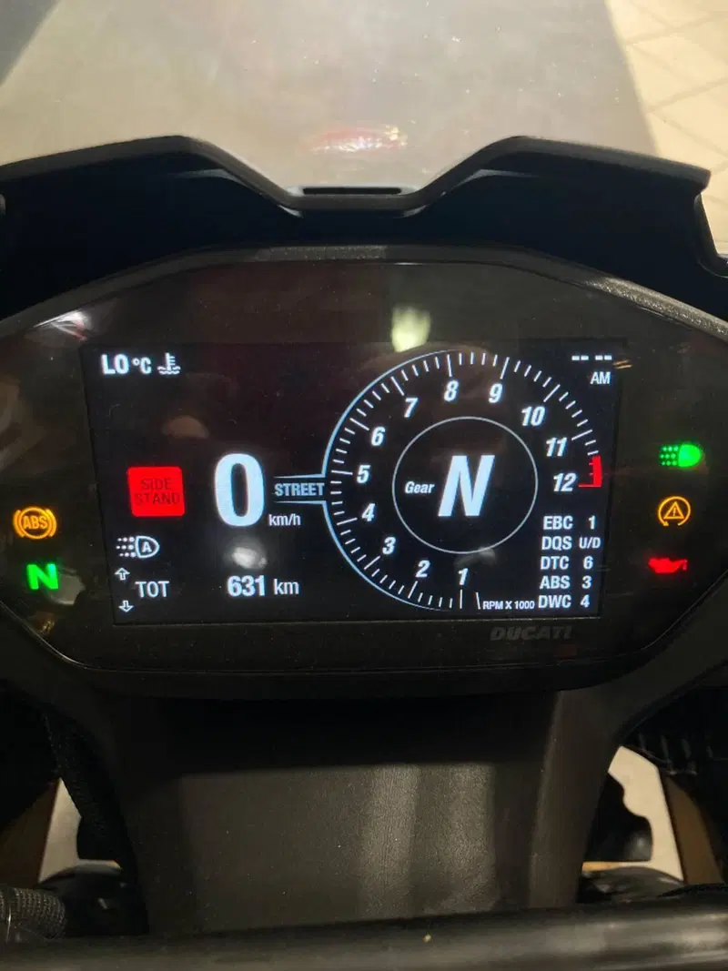 Ducati Panigale V2 Bayliss 1st Championship 20th Anniversary (2021 - 24) (8)
