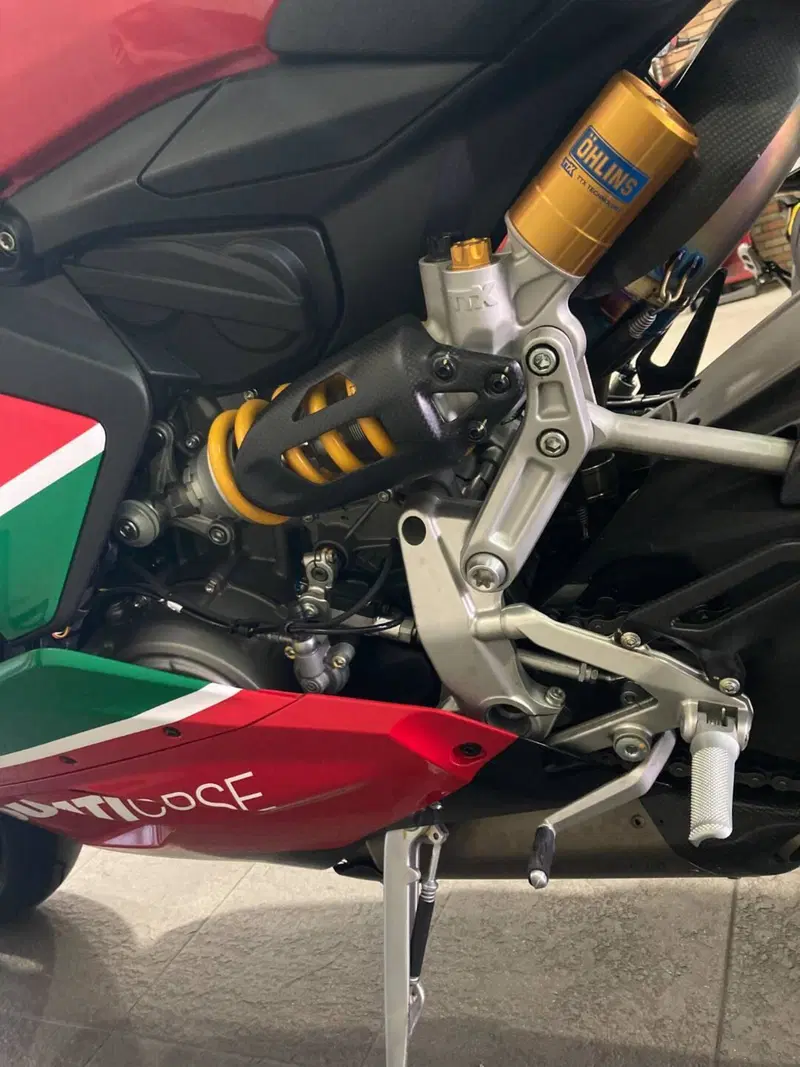 Ducati Panigale V2 Bayliss 1st Championship 20th Anniversary (2021 - 24) (10)