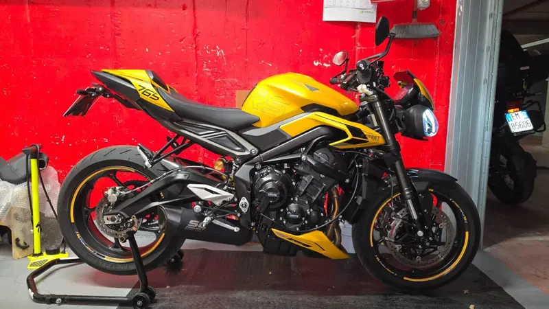 Triumph Street Triple 765 RS (2023 - 26)