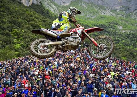MXGP26 - Arco di Trento: Jeffrey Herlings esalta il grande pubblico del Ciclamino! Vittoria di GP e gara 1 da panico