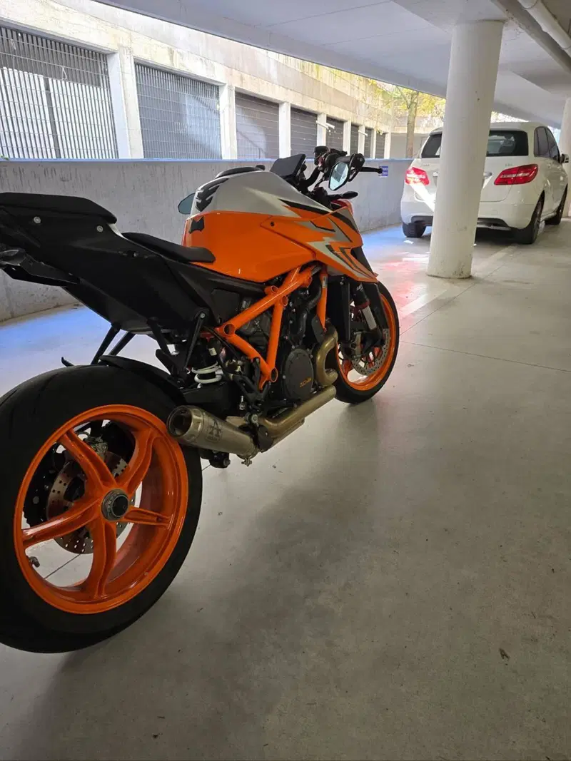 KTM 1290 Super Duke R (2022 - 23) (3)