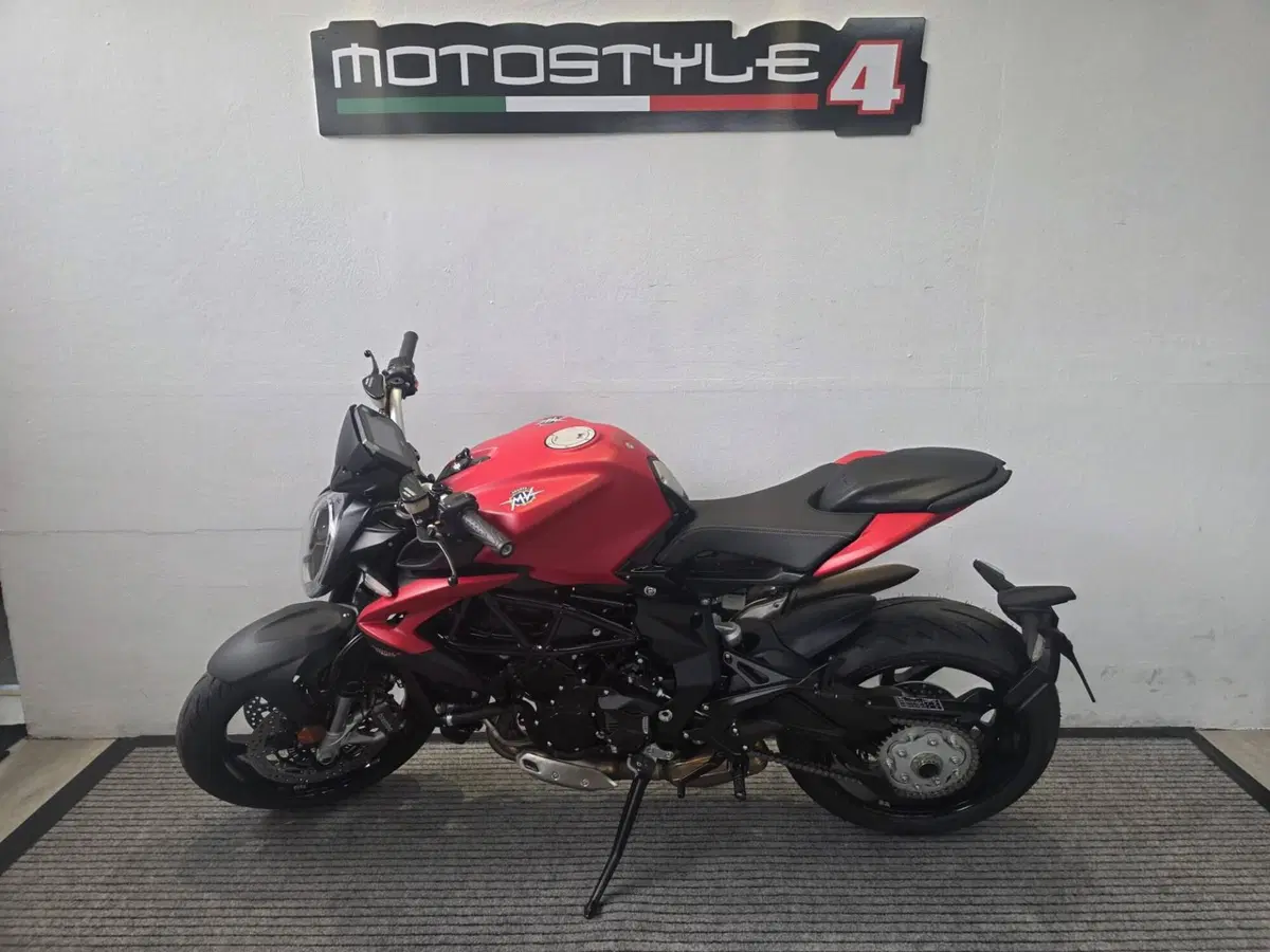 MV Agusta Brutale 800 (2026) (2)