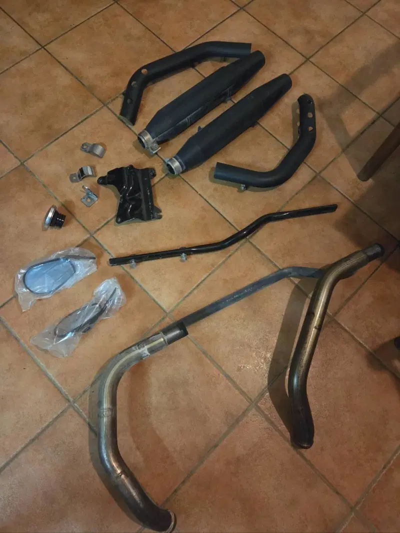 Harley-Davidson 883 Iron (2017 - 20) - XL 883N (9)