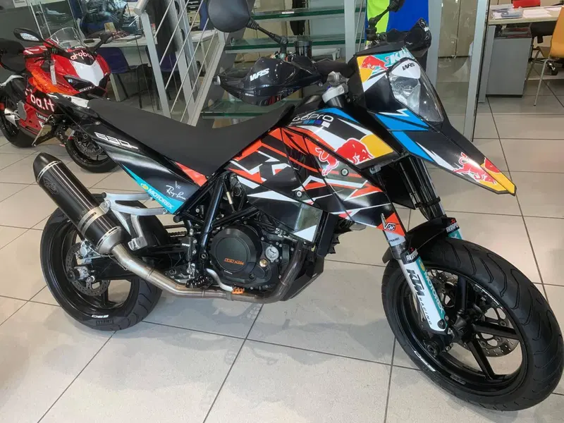 KTM 690 SMC (2008- 11) (2)
