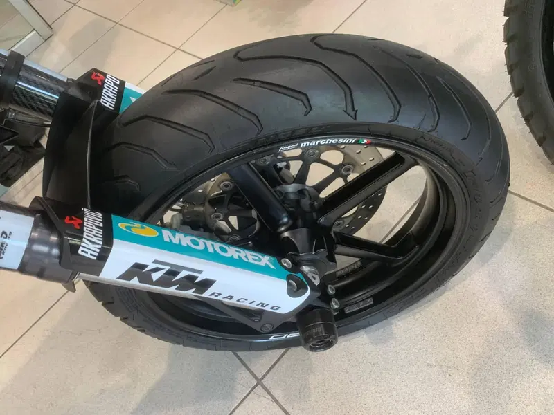 KTM 690 SMC (2008- 11) (5)