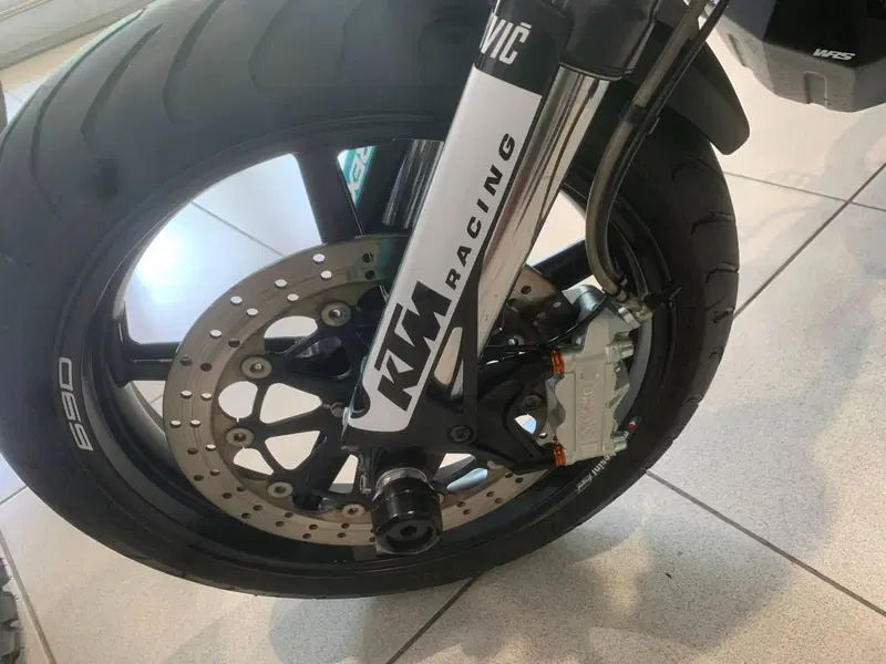 KTM 690 SMC (2008- 11) (15)