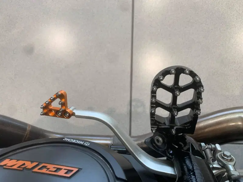 KTM 690 SMC (2008- 11) (18)