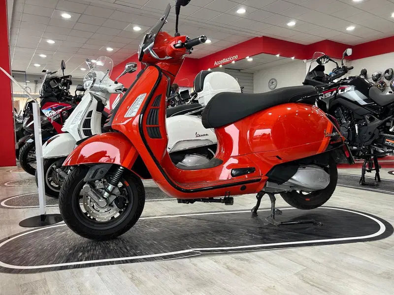 Vespa GTS 300 Hpe (2021 - 22)