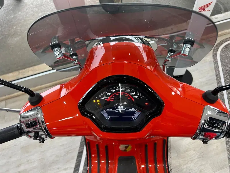 Vespa GTS 300 Hpe (2021 - 22) (4)