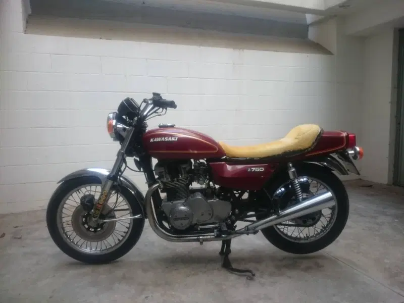 Kawasaki Kz750 b twin (2)