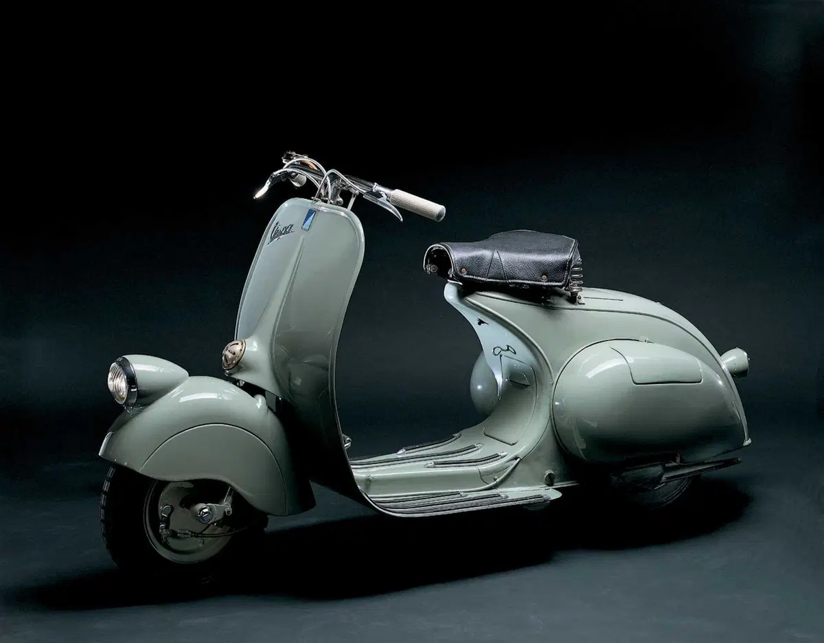 Vespa compie 80 anni: una storia d'amore globale che non invecchia mai