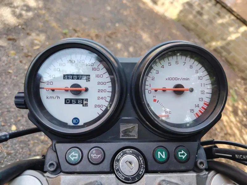 Honda Hornet 600 (2000 - 02) (4)