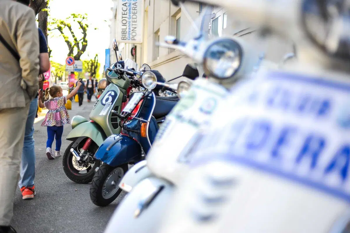 Vespa compie 80 anni: una storia d'amore globale che non invecchia mai (8)