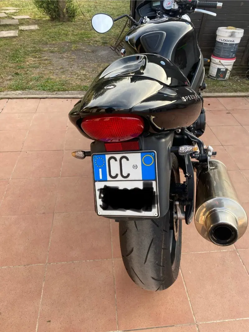 Triumph Speed Four (2)