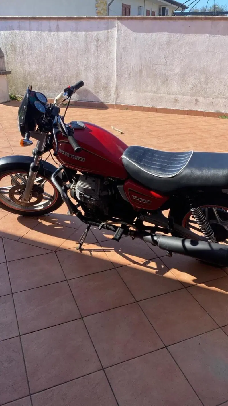 Moto Guzzi V35C (2)
