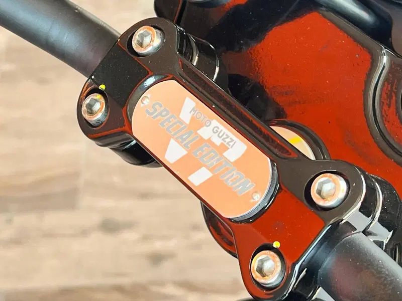 Moto Guzzi V7 Stone Special Edition (2022 - 25) (7)