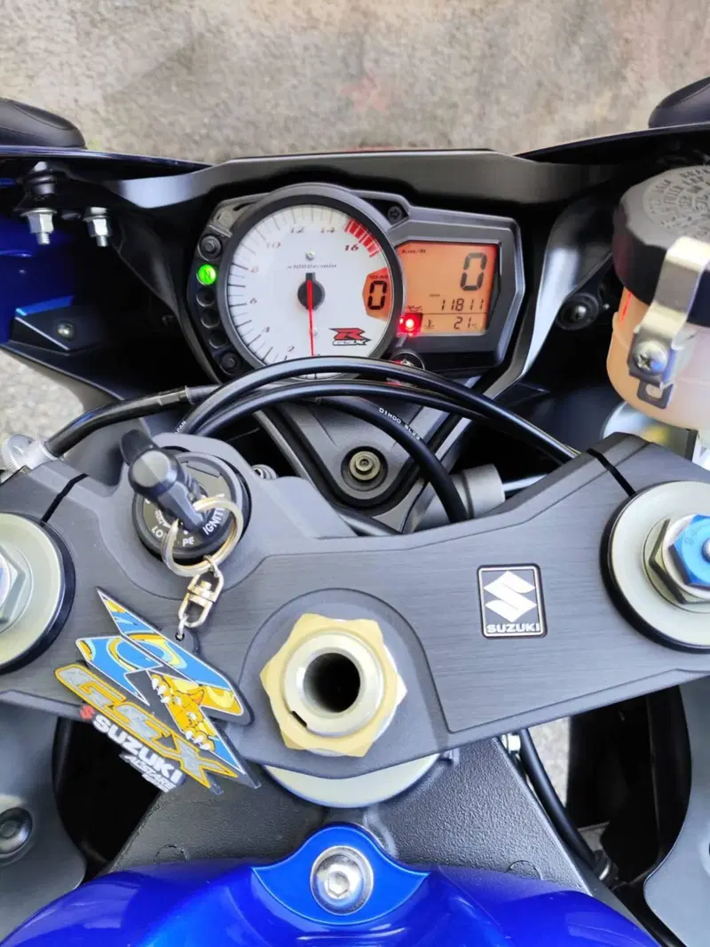 Suzuki GSX R 750 (2006 - 07) (4)