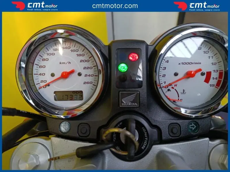 Honda Hornet 600 (2003 - 04) (5)