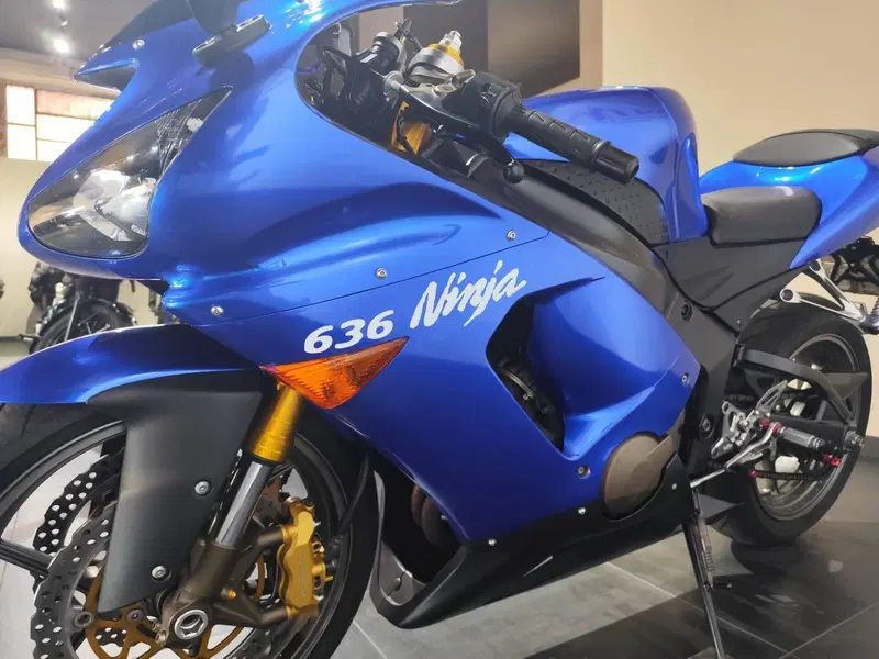 Kawasaki Ninja 636 ZX-6R (2005 - 06) (5)