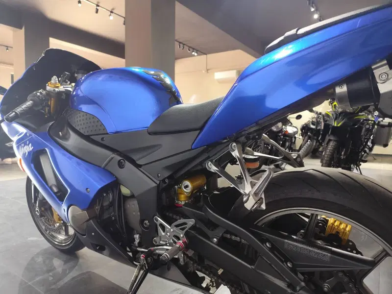Kawasaki Ninja 636 ZX-6R (2005 - 06) (6)
